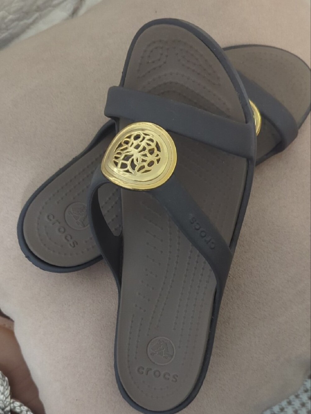 CROCS Women's brown slides with gold medallion. - Picture 3 of 3
